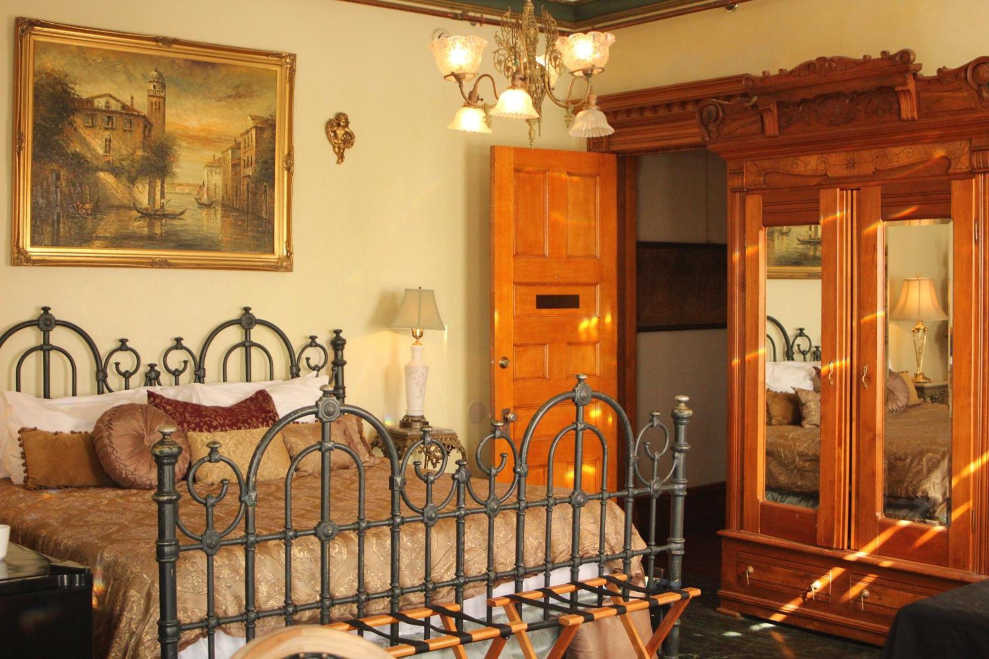 Henderson Castle Inn Kalamazoo Habitación foto
